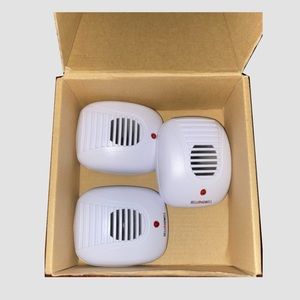 Bell & Howell 3 Pack Ultrasonic Pest Repeller Models Y38/10/21 & Y38/07/21 (New)